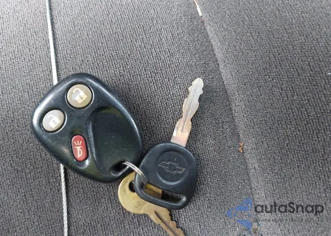 2005 Chevrolet Silverado 1500 Ls из США, поврежденный, VIN 2GCEC13T651184686